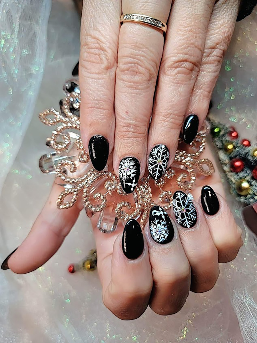 DILA NAILS AND LUXURIES